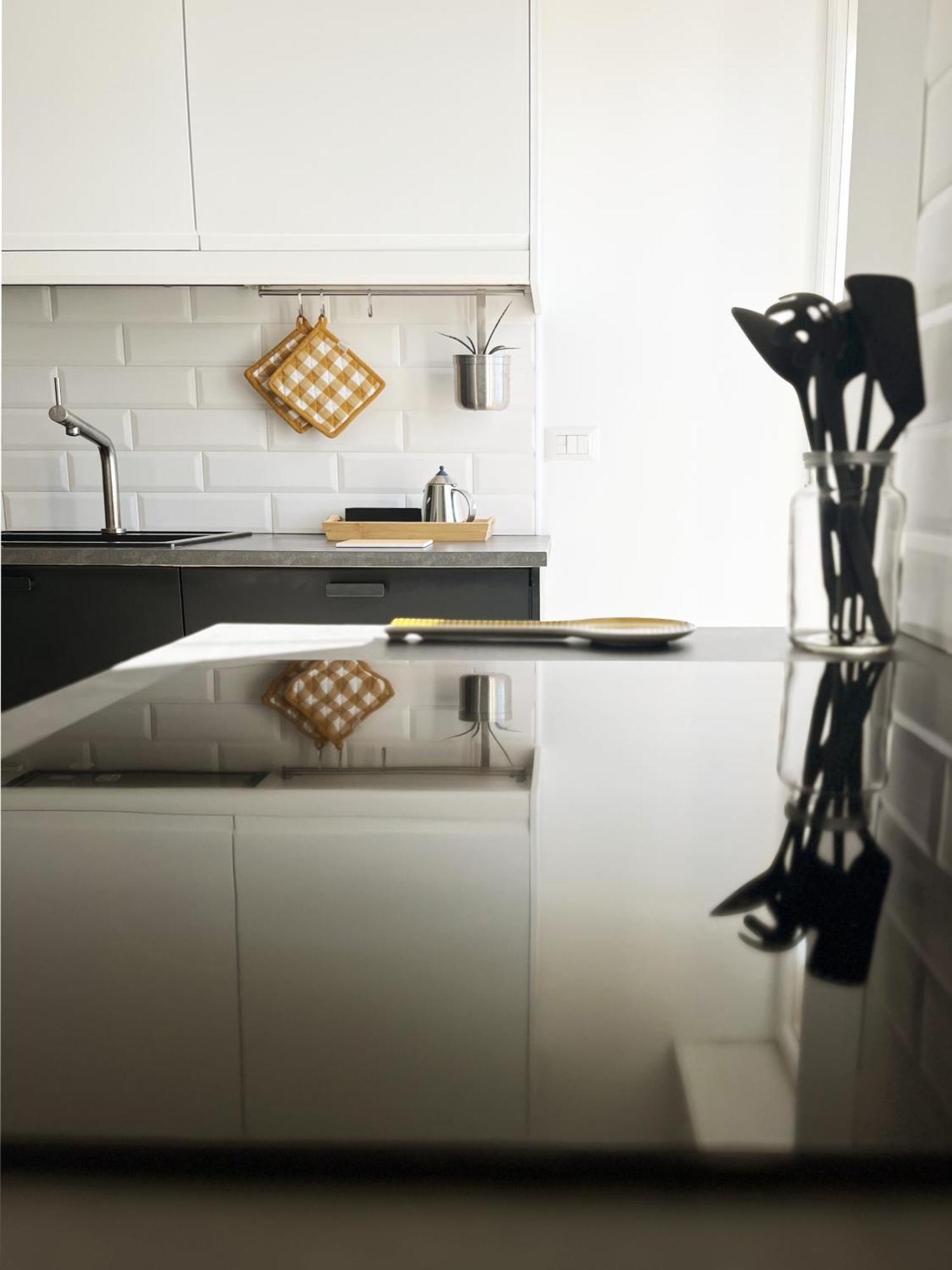 Apartment Yellow Sweet *